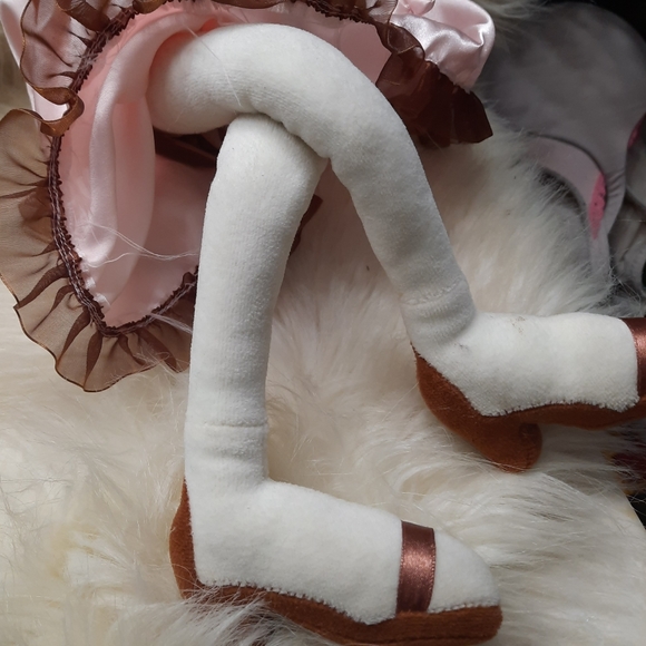 ~{GlamKats}~ Vintage early 2000's RARE GlamKats princess posable plush figure. - Picture 8 of 13